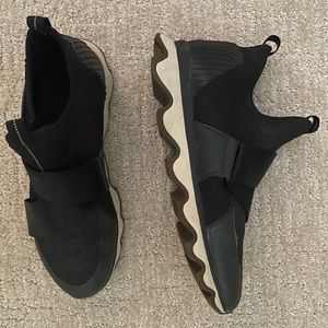 Sorel Kinetic Women’s sneaker 9.5